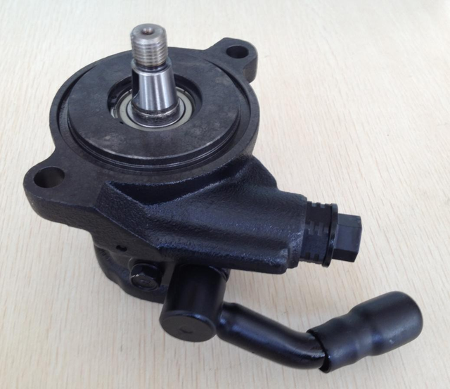 Bomba de direcci&oacute;n asistida TOYOTA 44320-60182